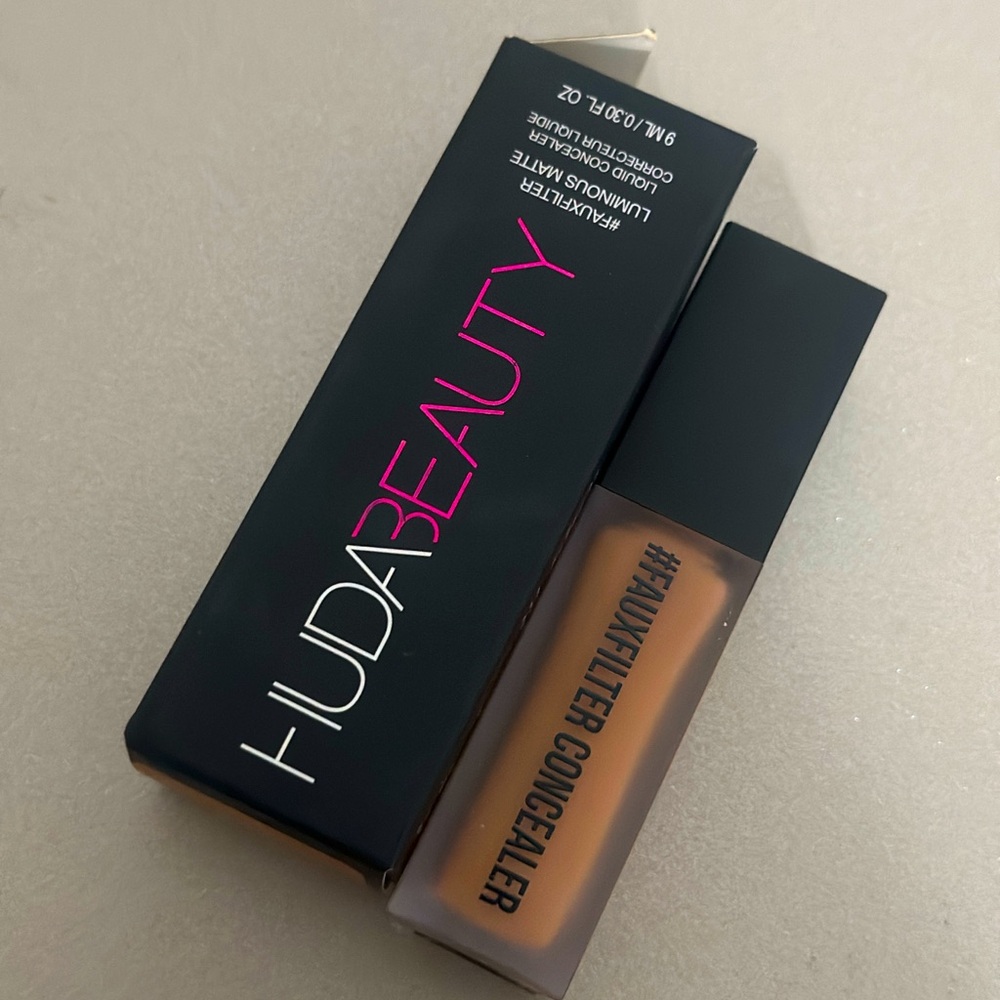 Huda beauty concealer